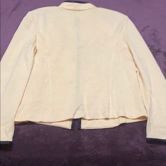 St. John’s sweater - Picture 4 of 4